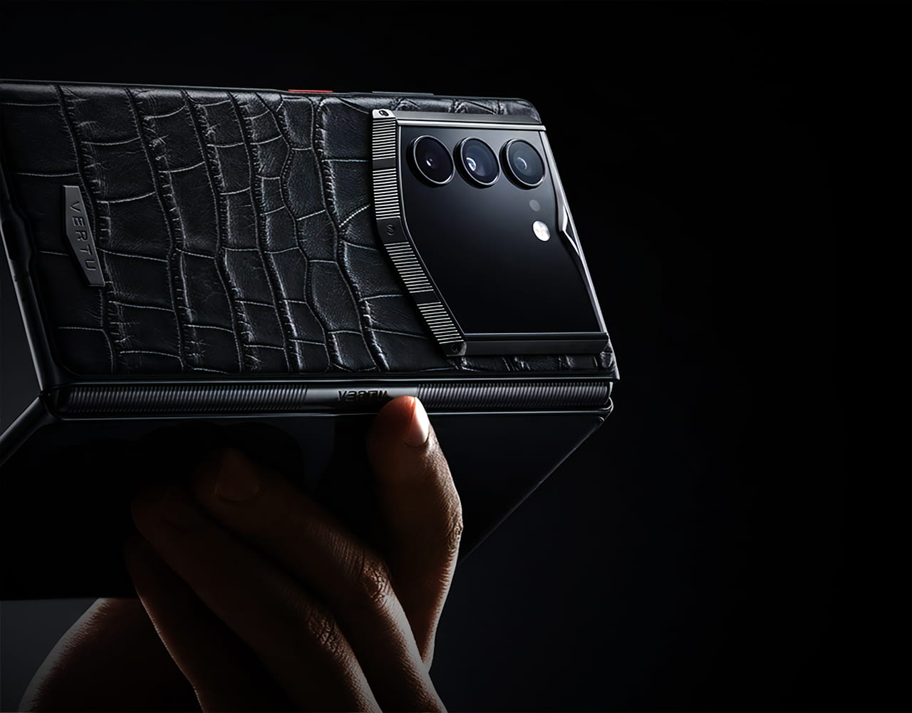 Vertu AlphaFold — Прикосновение к совершенству.