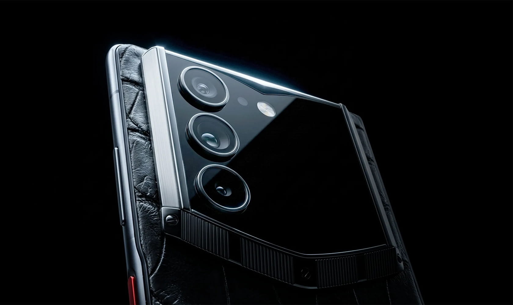 Vertu AlphaFold — Безупречный фокус.