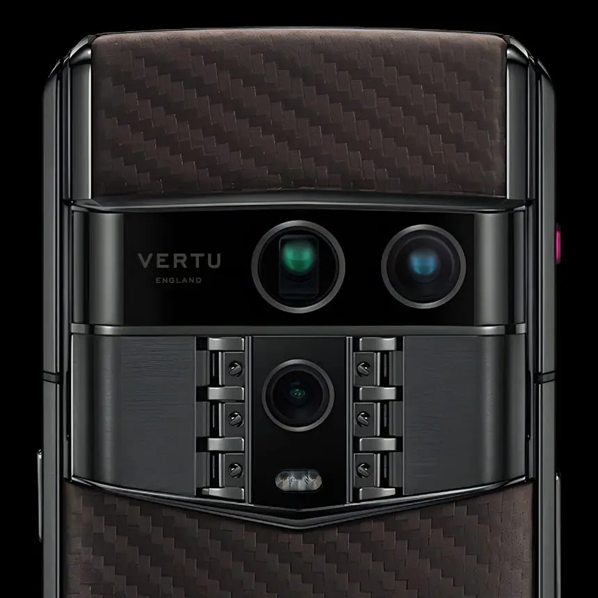 VERTU AGENT Q BROWN CARBON PATTERN & BLACK PLATE - ЦЕНА, ОПИСАНИЕ, ФОТО - 4