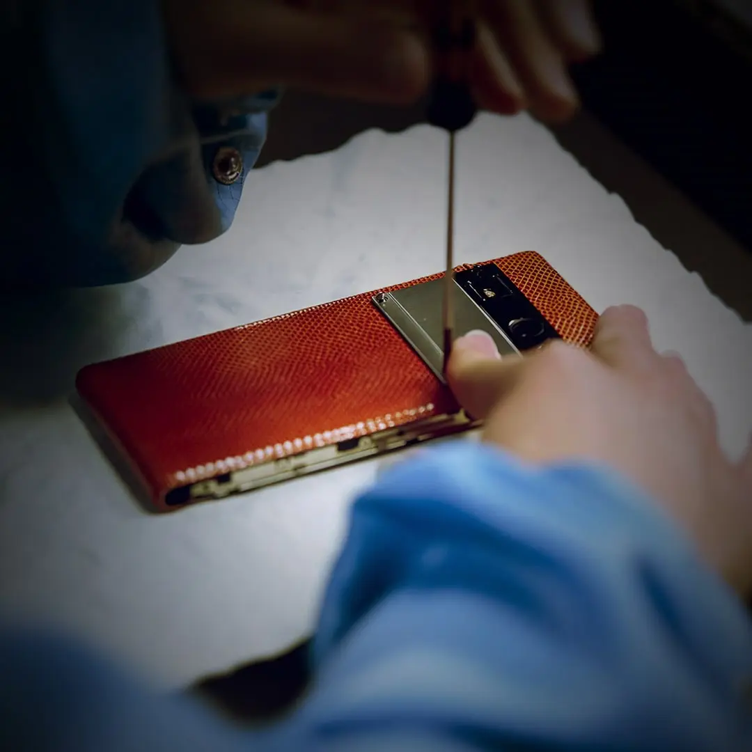 Сервис и Ремонт Vertu — Даже если ваша модель Vertu давно снята с производства и кажется «невозвратной», в Vertu Boutique её смогут оживить. 
