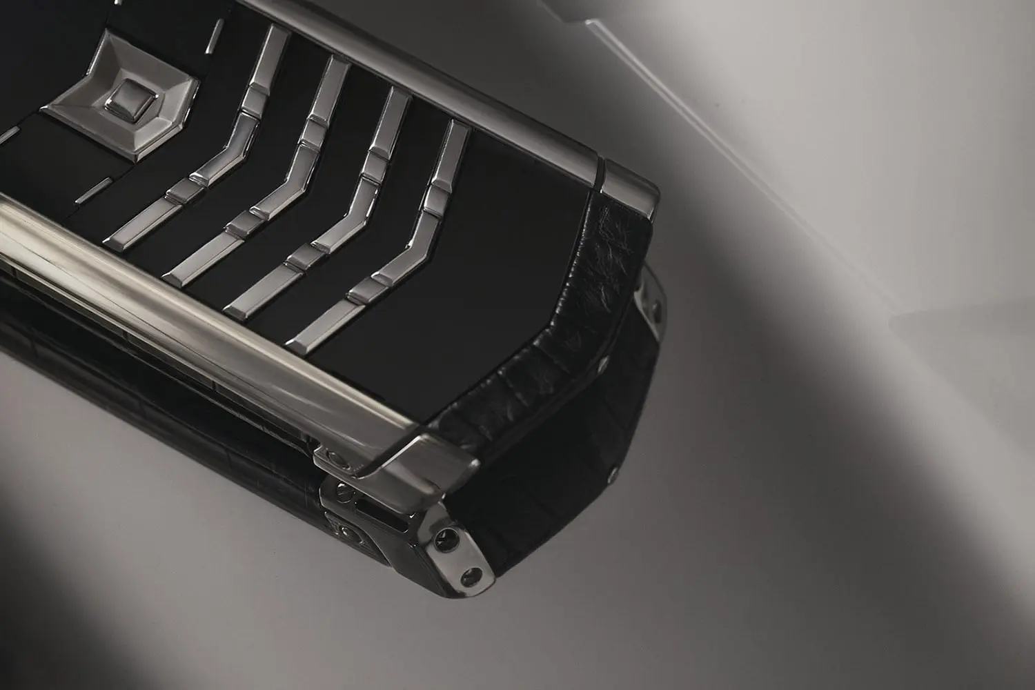 Vertu Signature S Design — Живое наследие.